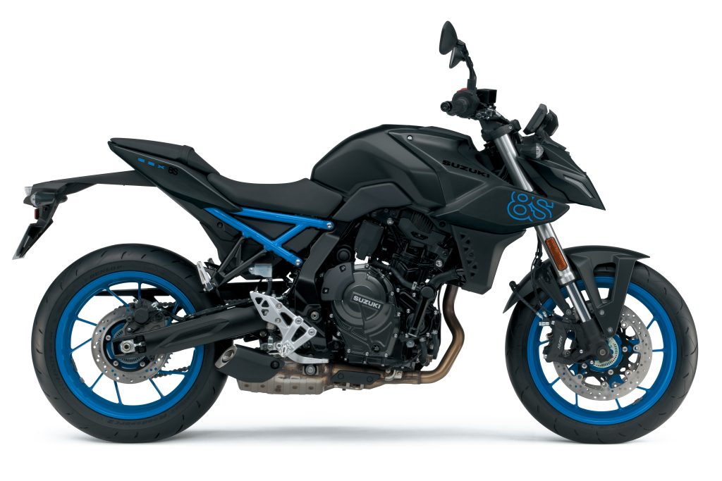 GSX800RQM4_YKV_right